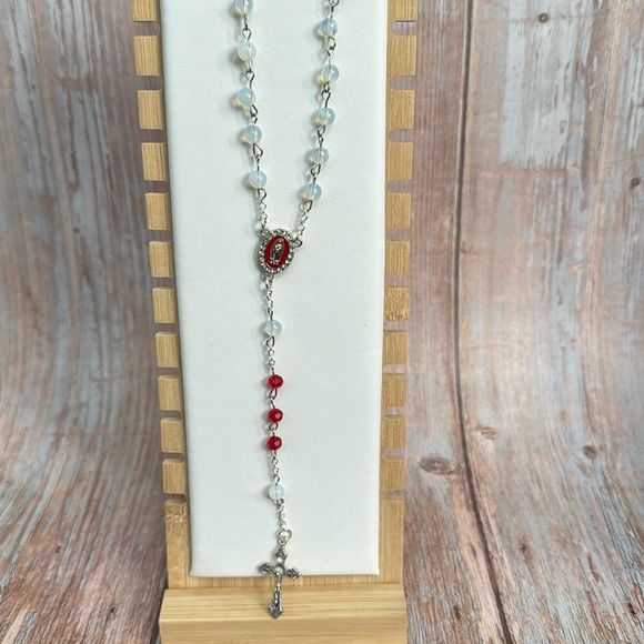 Jewelry - NEW Handmade 38” Red and White Beaded Rosary with Carrying Case Item #PHK673